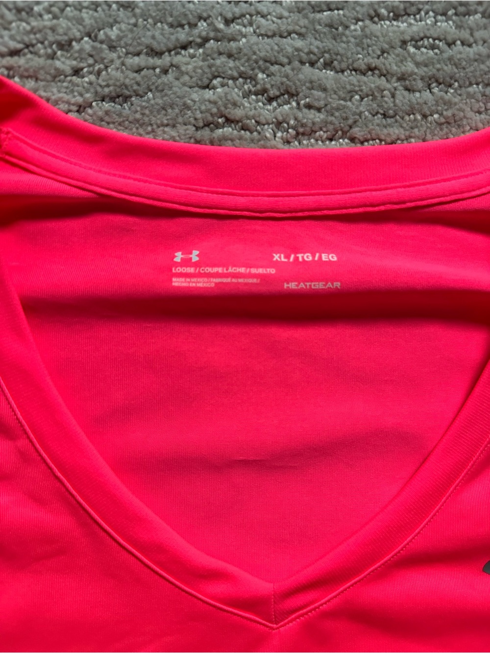 Under Armour Womens Hot Pink Performance V Neck T Shirt NWT Athletic Tee Sz XL - Picture 3 of 4